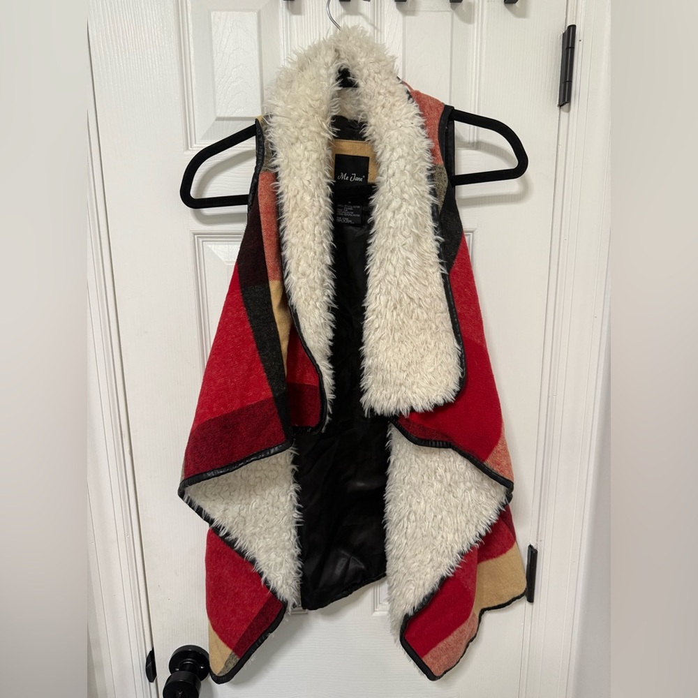 Me Jane Red Buffalo Plaid Sherpa Vest – Size M